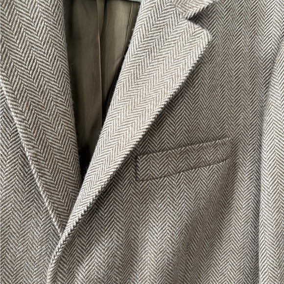 J. Crew Men’s Herringbone Wool Blazer - Picture 5 of 14